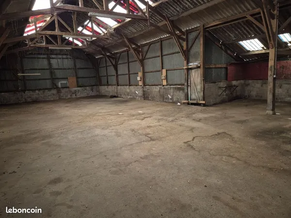 Local d’activité et entrepôt Location Saint-Vincent-des-Landes 1p 200m² 420€