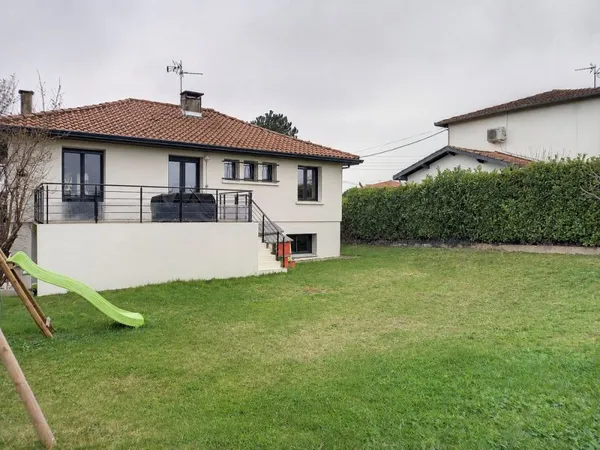 Maison T6 de 130 m², jardin de 600 m², St Genies Bellevue