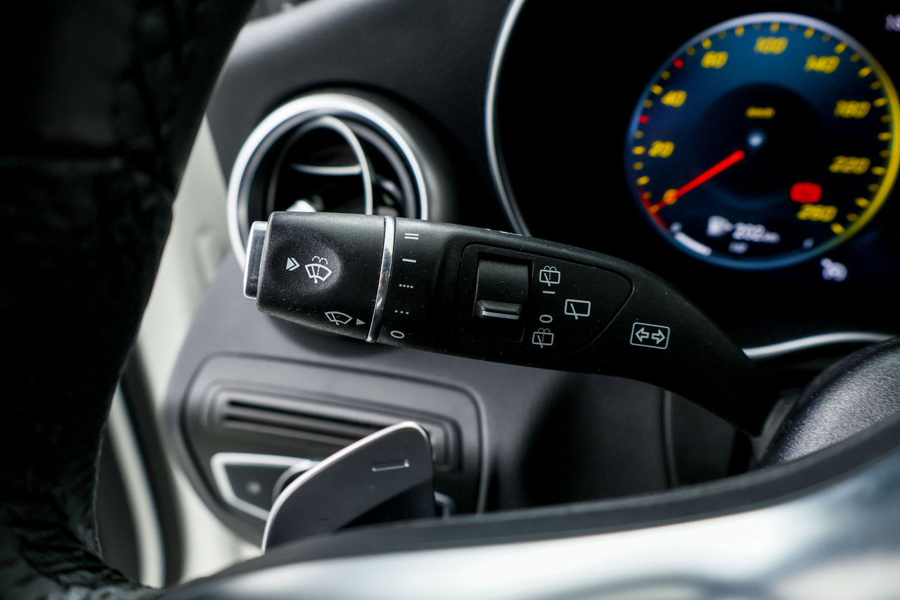 Mercedes GLC — photo 22