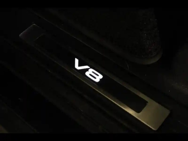 Land Rover Defender 110 5.0 p525 x-dynamic v8 — photo 10