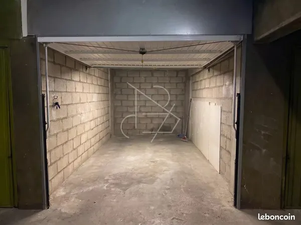 Parking/box 12 m² Paris 11ème