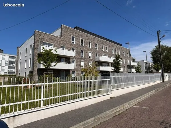 Location T4 - place Colbert de 74 m² avec jardin privatif de 50 m²