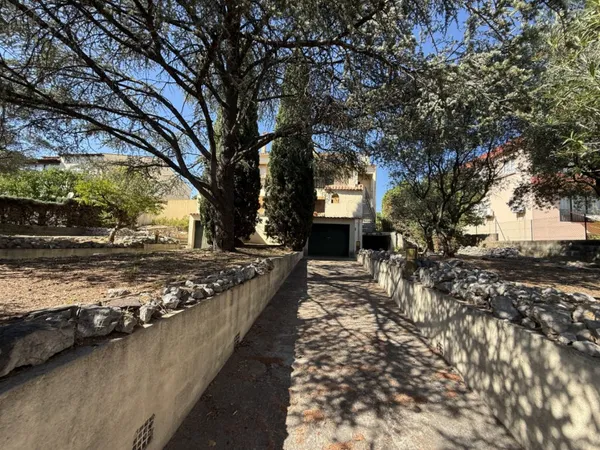 Maison 8 pièces 200 m²