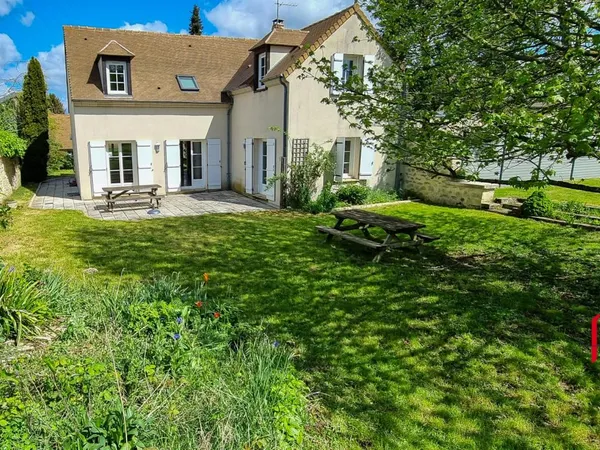Maison 6 pièces / 4 chambres (sous-sol total) et vaste jardin