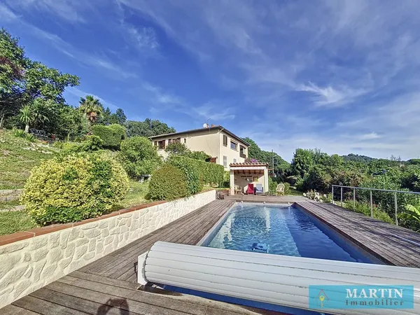 Villa 7 pièces 197 m²