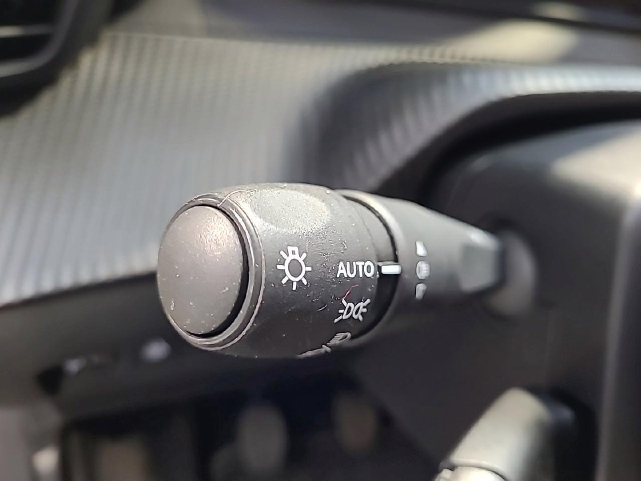 Peugeot 208 puretech 100 s&s bvm6 style — photo 20