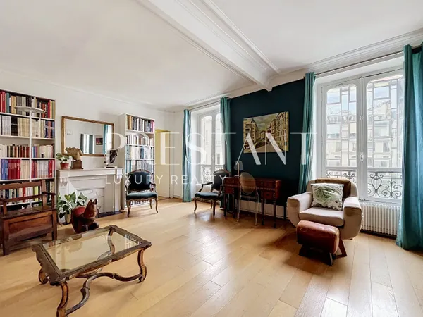 Paris 10 - Hôpital Saint-Louis - Bel appartement de 103,59 m² - 3 chambres- 3 Cave - Parking (en loc