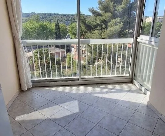 APPARTEMENT T3, PARKING, CAVE, POSSIBILITE GARAGE 83160 LA VALETTE