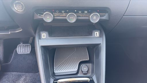 Citroen C4 1.5 BlueHDi 130 EAT8 - Max – 2024 – 26100 km – Diesel – Boîte Automatique — photo 43