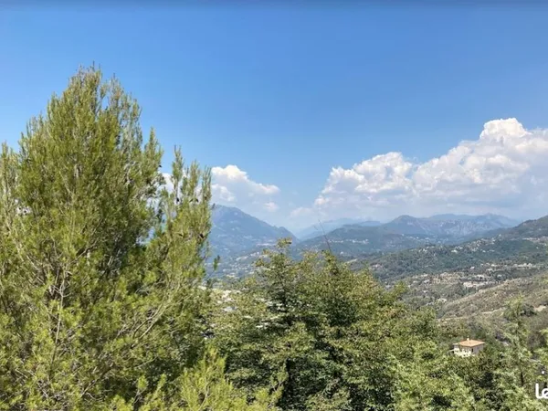 Terrain 1600 m2 constructible vue imprenable