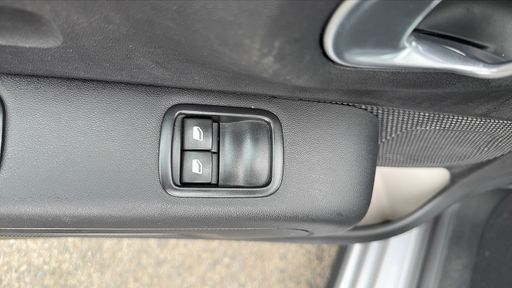 Citroen C3 1.2 PureTech 83 - Feel – 2020 – 103615 km – Essence – Boîte Manuelle — photo 16