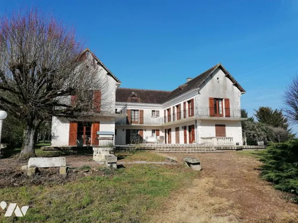 Maison 11 pièces 370 m²