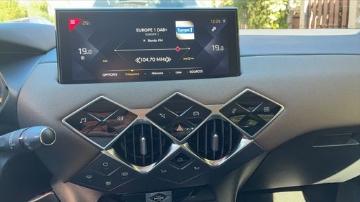 DS DS3 Crossback 1.2 PureTech 100 - Grand Chic – 2020 – 97804 km – Essence – Boîte Manuelle — photo 13