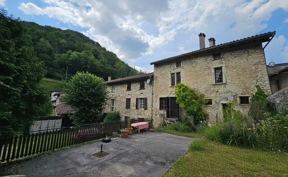 Photo 1