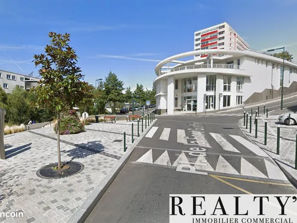 Local commercial 170 m²