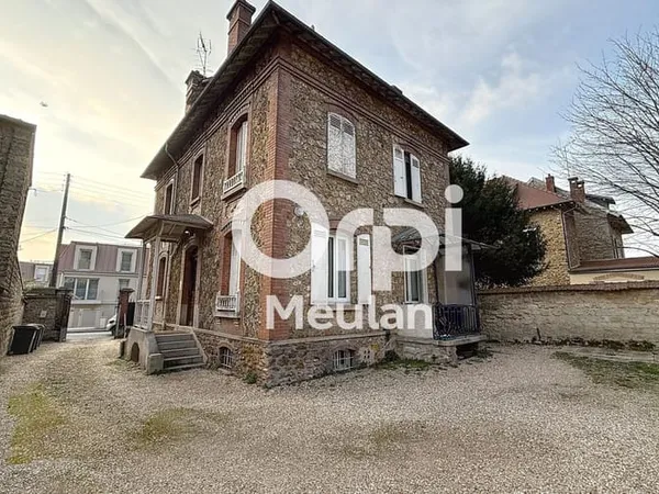 Immeuble 15 pièces 168 m²