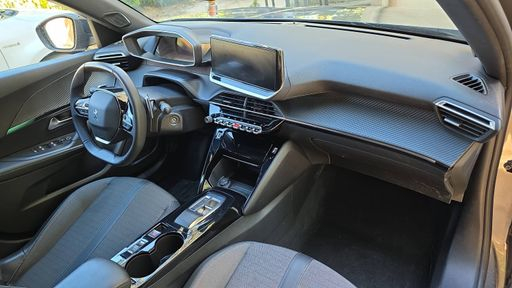 Peugeot 2008 1.2 PureTech 130 EAT8 - Allure Pack – 2022 – 79016 km – Essence – Boîte Automatique — photo 23