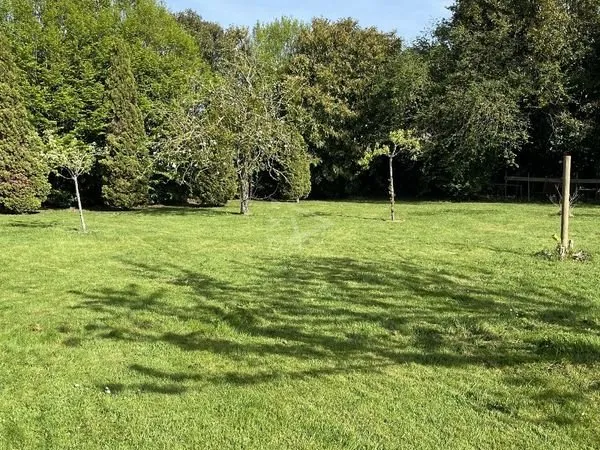 Terrain 955 m² ROTS