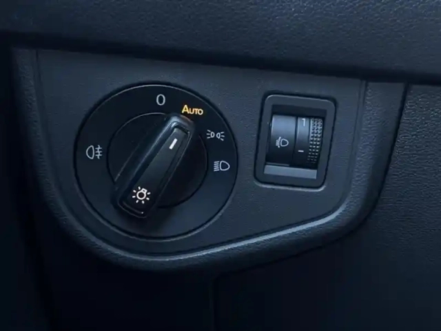 Volkswagen Polo 1.0 mpi 80 s&amp;s bvm5 — photo 10