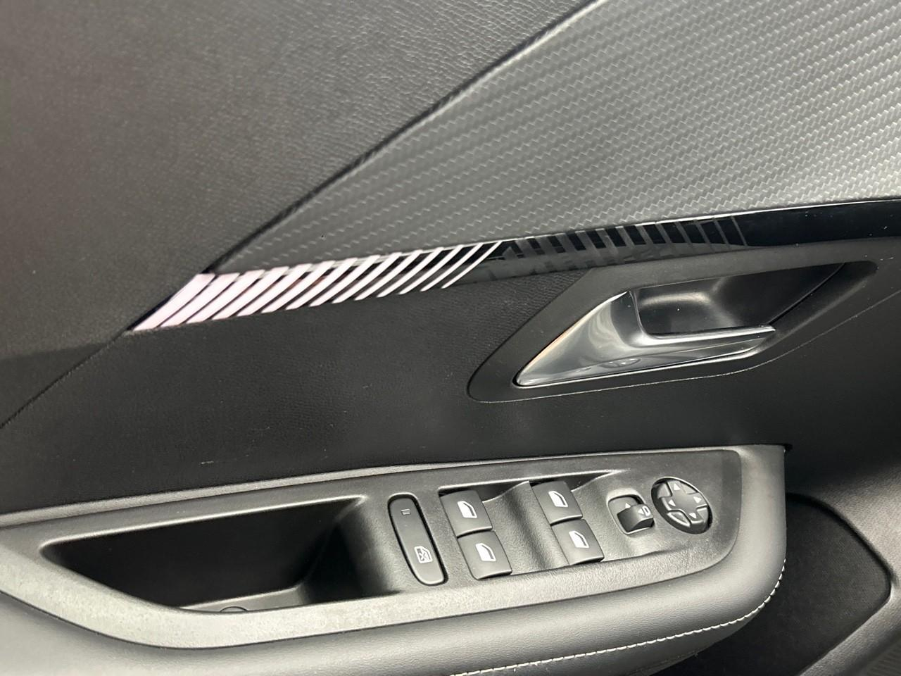 Peugeot 208 100 s&s bvm6 allure — photo 30