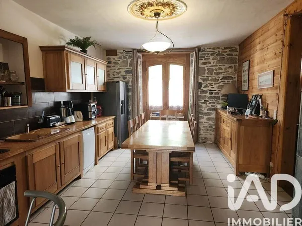 Maison 7 pièces 177 m²