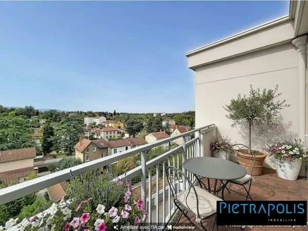 Appartement T4 avec balcon, cave et garage, en étage élevé, €