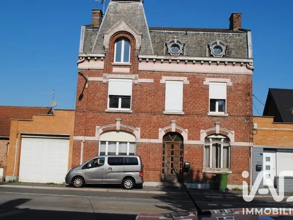 Maison 8 pièces 322 m²
