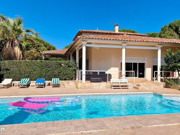 Villa 8 pièces 300 m²