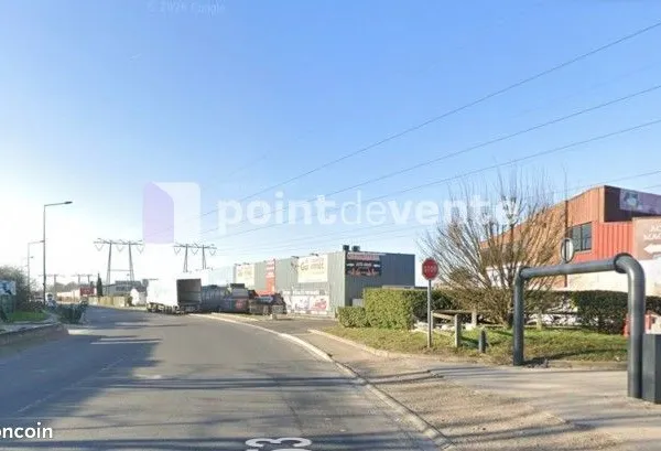 Local commercial 1 640 m²