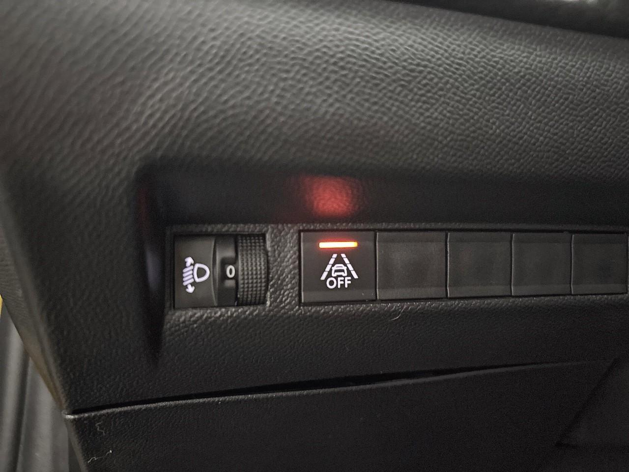 Peugeot 208 puretech 75 s&s bvm5 style — photo 27