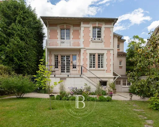 Maison 9 pièces 190 m²