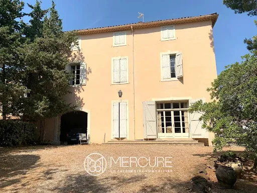 Propriété 10 pièces 250 m²