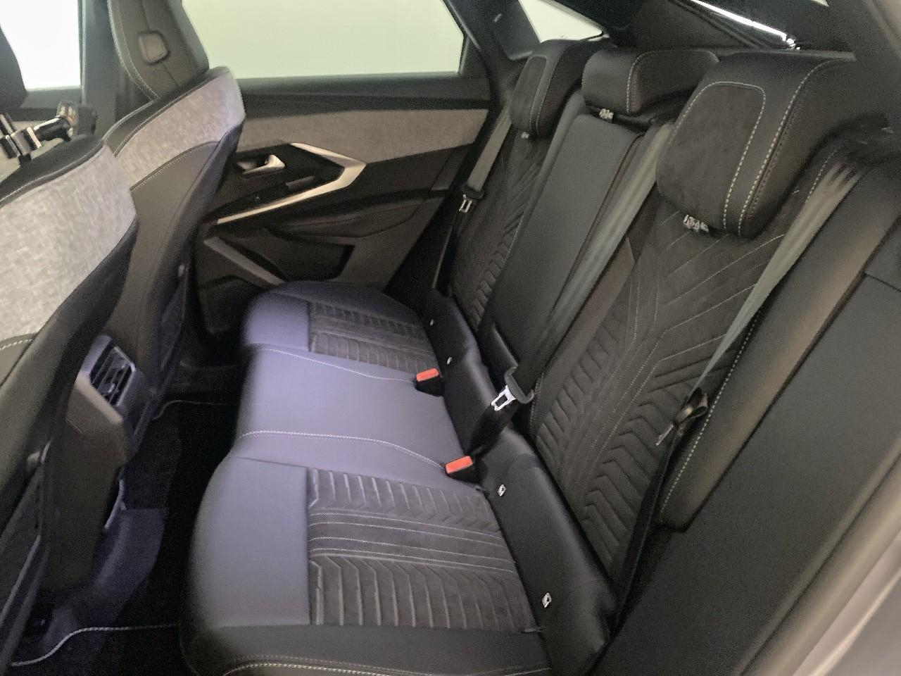 Peugeot 3008 hybrid 145 e-dcs6 gt — photo 10