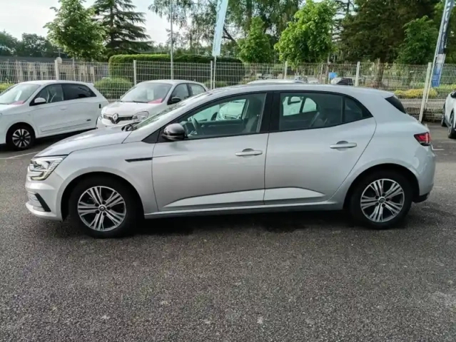 Renault Megane blue dci 115 edc evolution 5p — photo 2