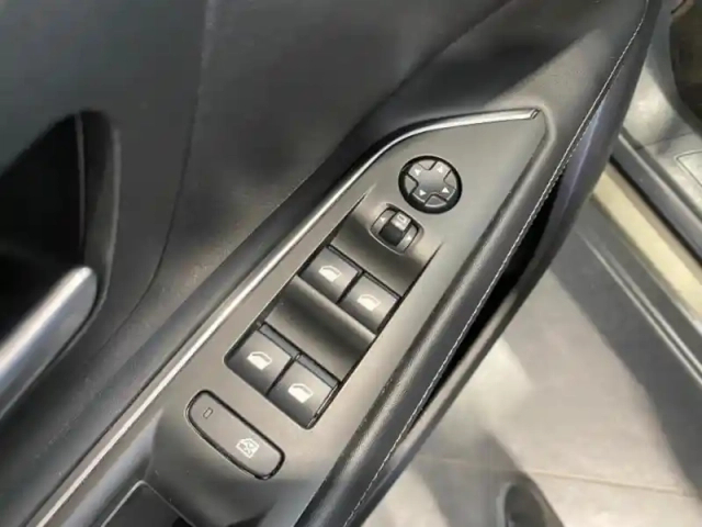 Peugeot 3008 1.2 130 allure eat8 toit pano gps camera carplay — photo 14