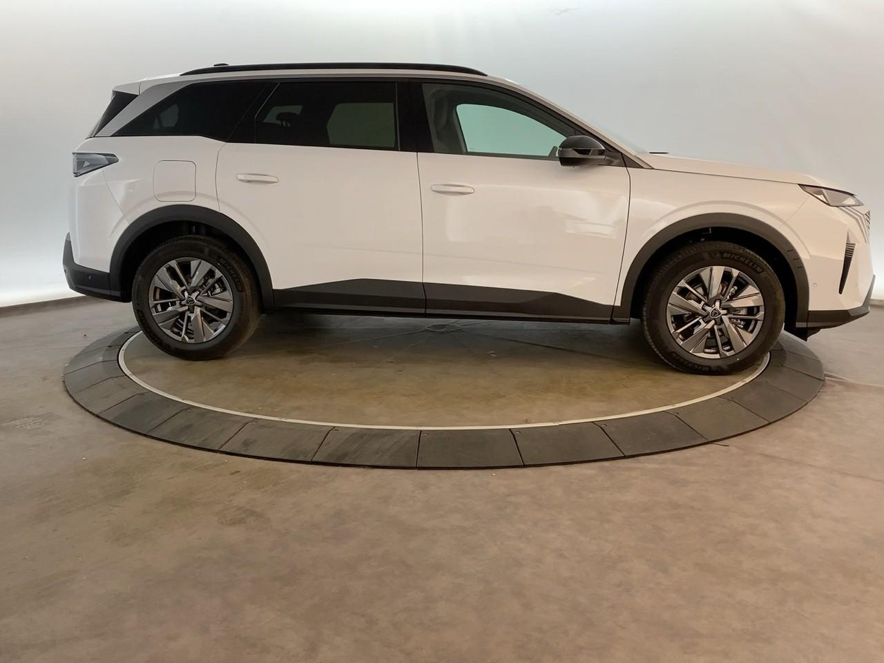 Peugeot 5008 hybrid 145 ch e-dcs6 allure — photo 4