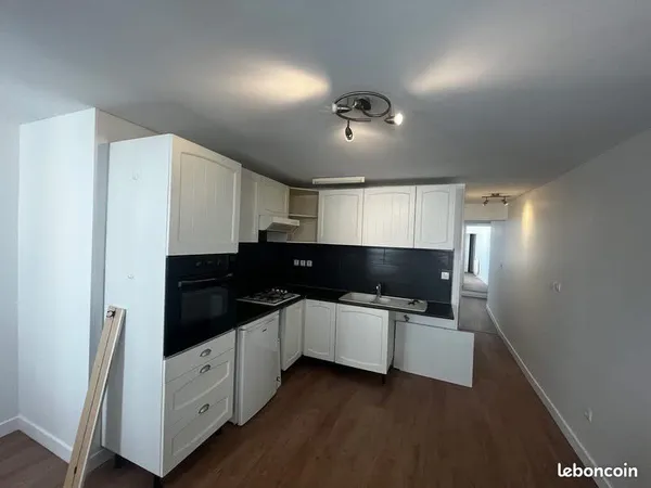Appartement F3 rénové centre ville DPE D