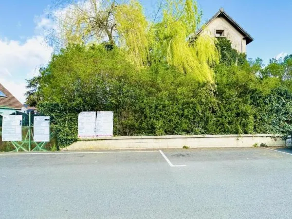 Terrain 317 m²