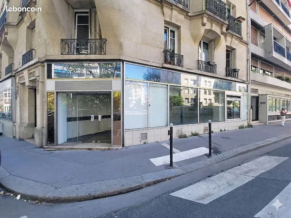 Local 40 m² PARIS