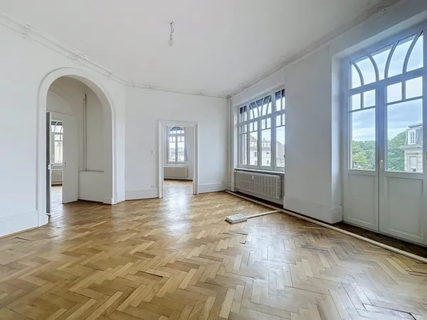 Appartement 6 pièces 176 m²