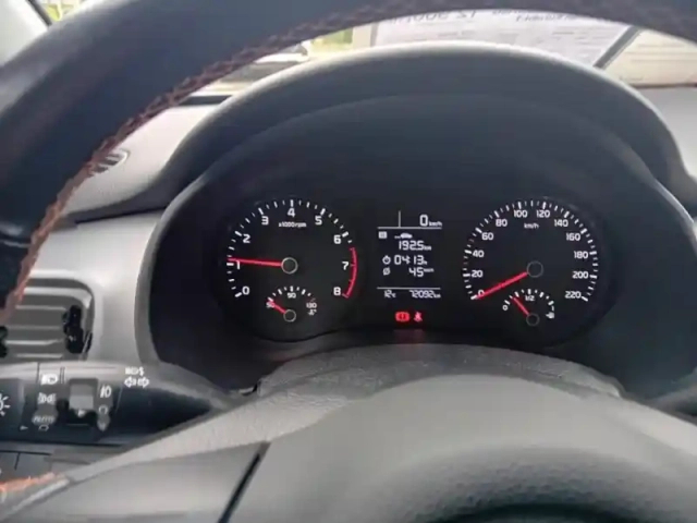 Kia Stonic 1.0 t-gdi 100ch isg design euro6d-t — photo 11