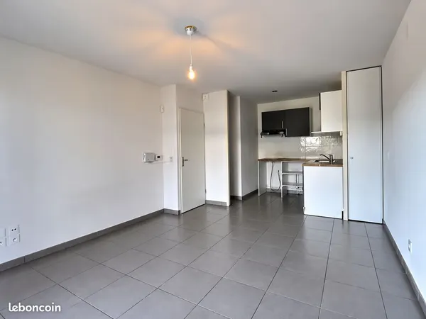 Appartement Villenave-d'Ornon - T2 de 42 m² avec terrasse de 10 m² et parking en sous-sol