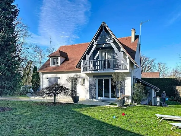 Pavillon à vendre 8 pièces VERNOUILLET (78) jardin