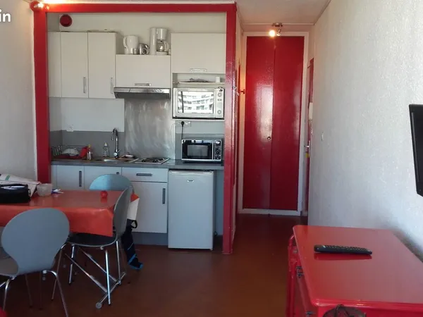 Carnon, Studio, prox Mtp, bail étudiant sept-juin:549/mois incluant eau et TOM
