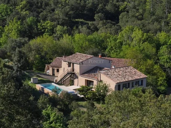 Rare ! Propriété 180 ha d'un seul tenant, au calme absolu, maison, gites, grande bergerie, et piscin