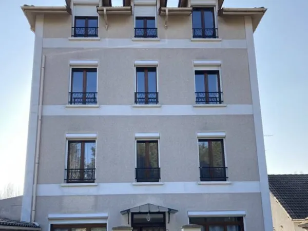 Maison 11 pièces 305 m²