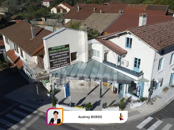 Murs et fonds de commerce avec logement indépendant - 260 m2