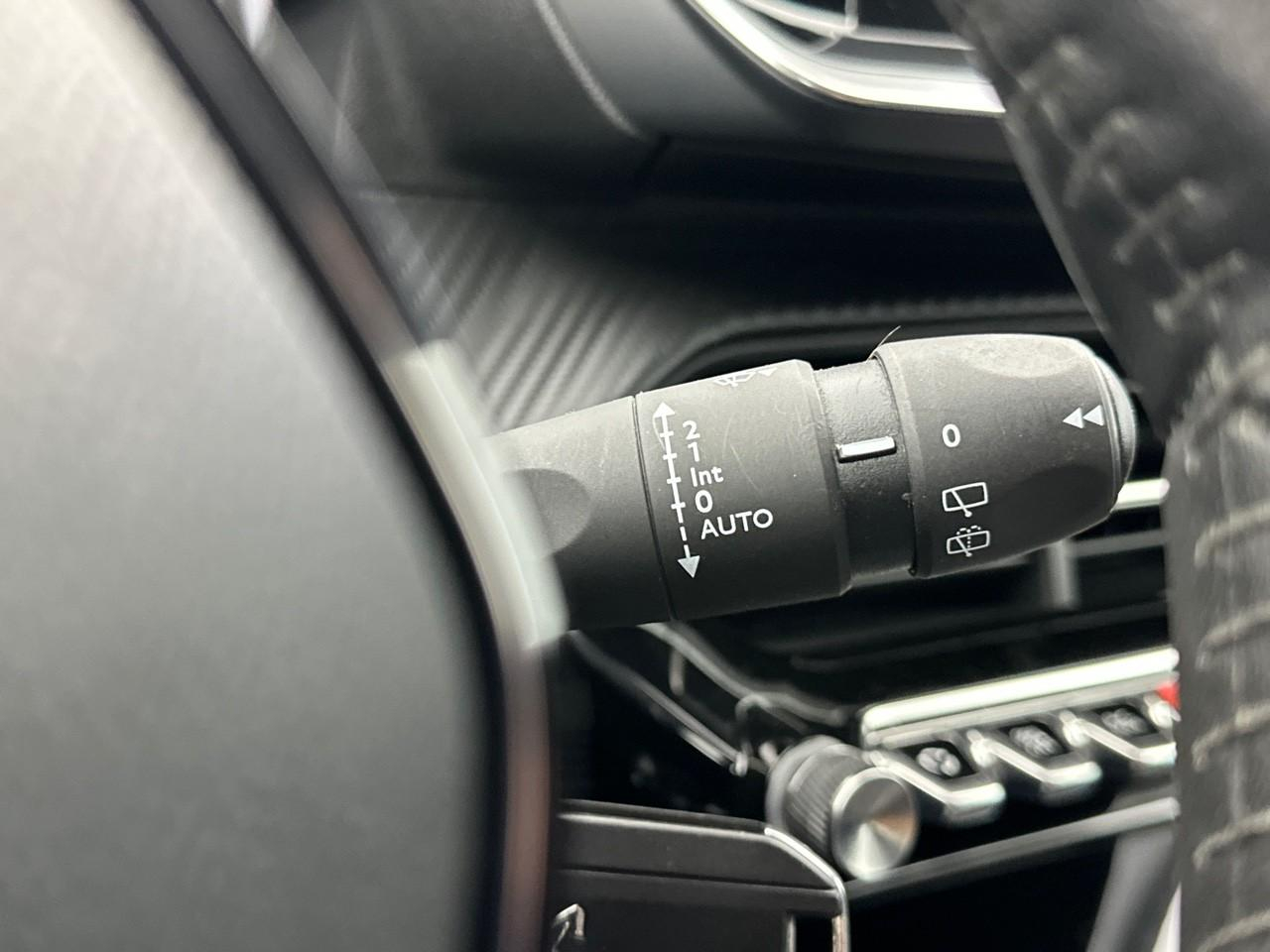 Peugeot 208 puretech 100 s&s bvm6 allure — photo 18