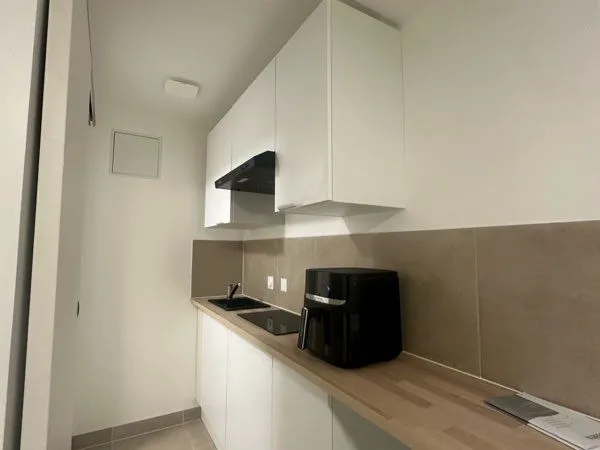 Studio entièrement rénové et équipé