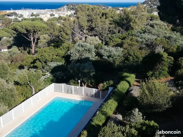 Cavalaire-sur-mer - t2 avec jardins de 100 m2 vue mer